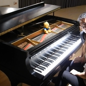 黑人与亚洲女深喉呕吐
